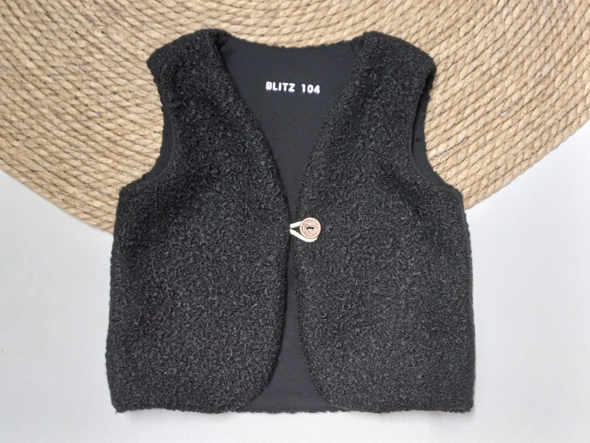 SALE MAAT 104 gilet bloucle zwart met knoop