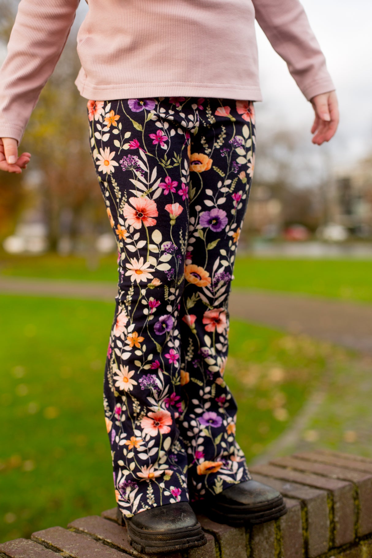 Flared broek bloom bright