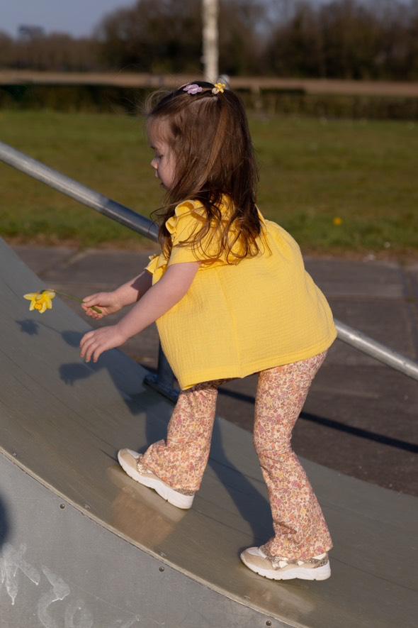 Flared broek dreamy flowers