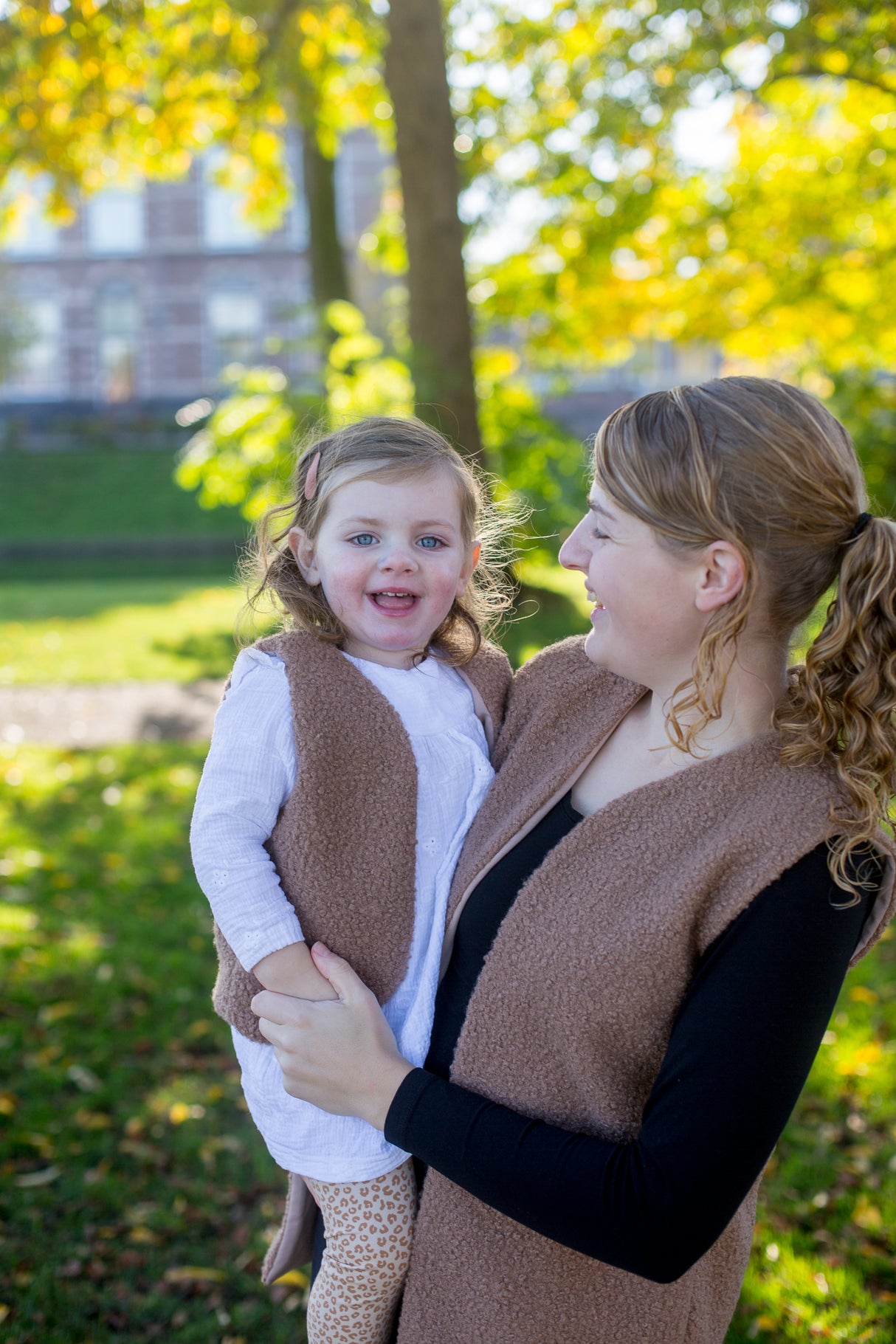 Gilet boucle gekruld