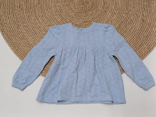 SALE MAAT 92 blouse broderie blauw (valt iets smaller dan normaal)