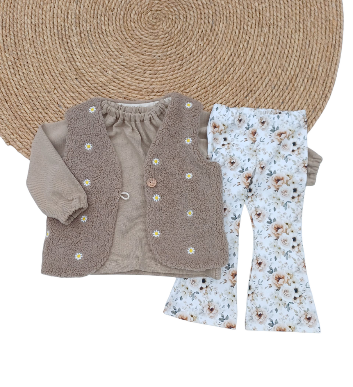 Gilet teddy bruin met madeliefjes