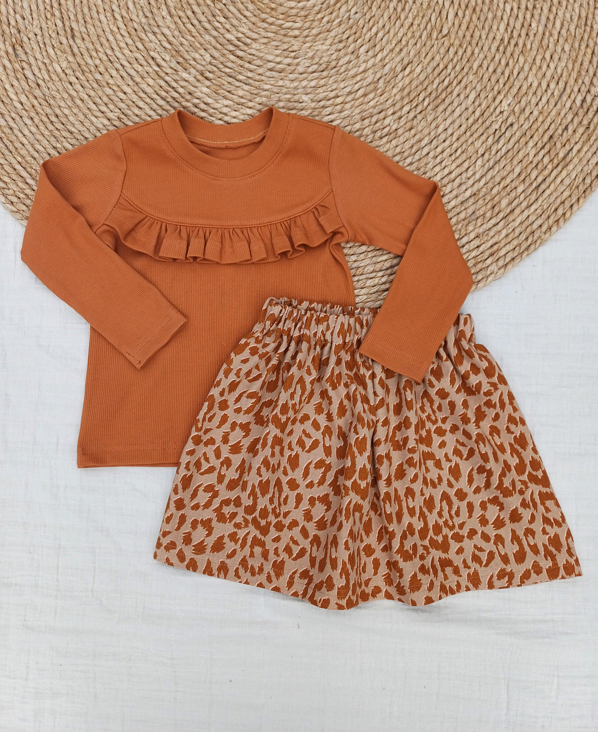 Longsleeve Madeleine cognac (fijne rib)