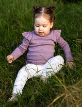 Afbeelding in Gallery-weergave laden, Set longsleeve fijne rib plum &amp; legging fijne rib klein paars bloementje
