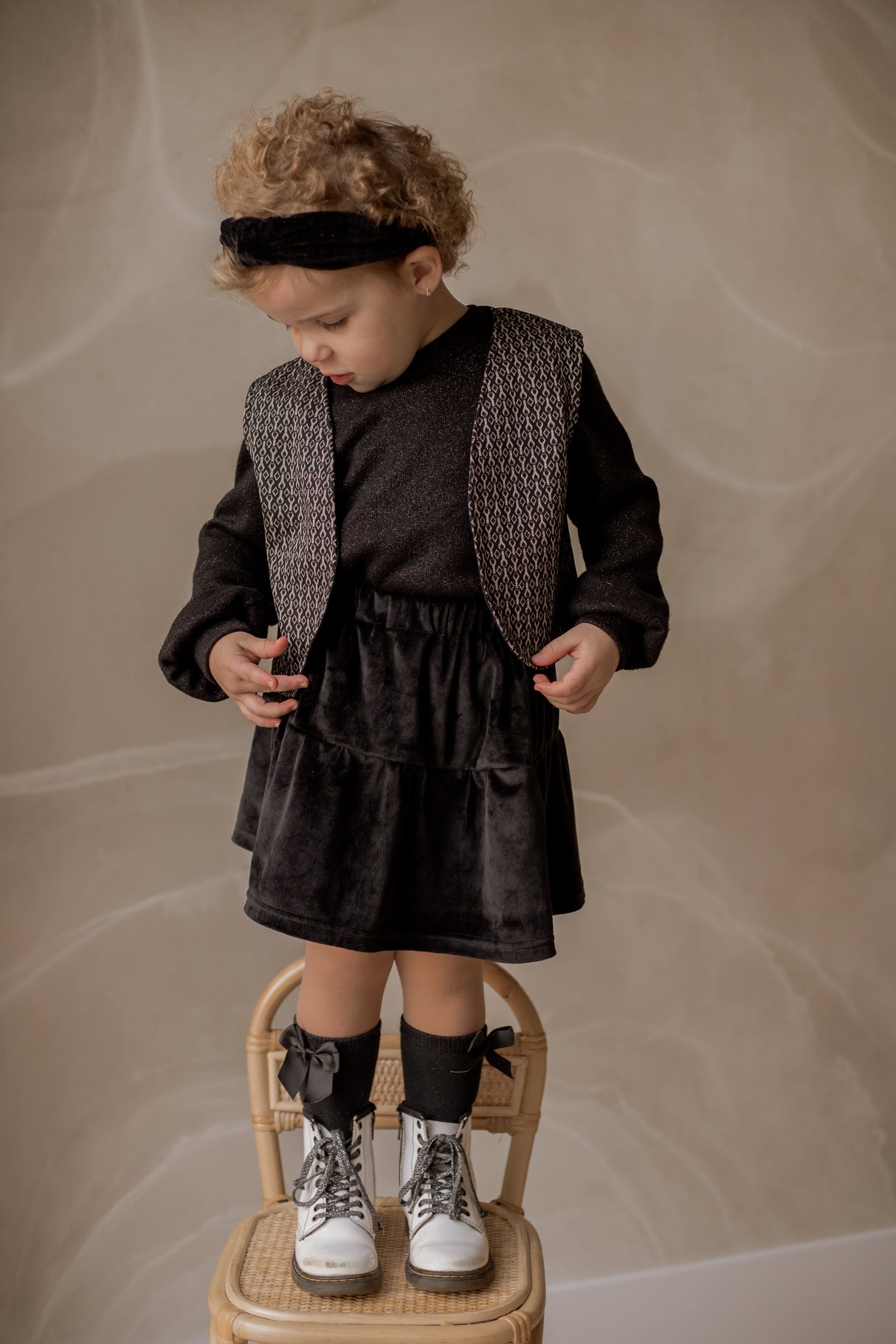 Gilet jacquard zwart/goud met glitter