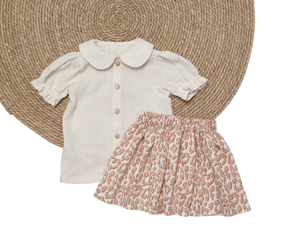 Blouse Fenna broderie grote bloem beige