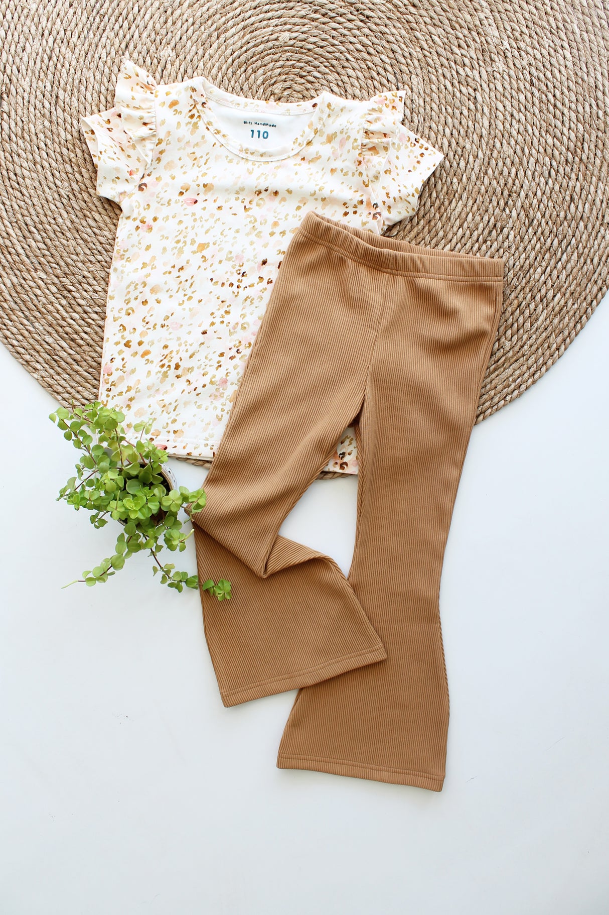 Flared broek Julia grove rib in kleur naar keuze