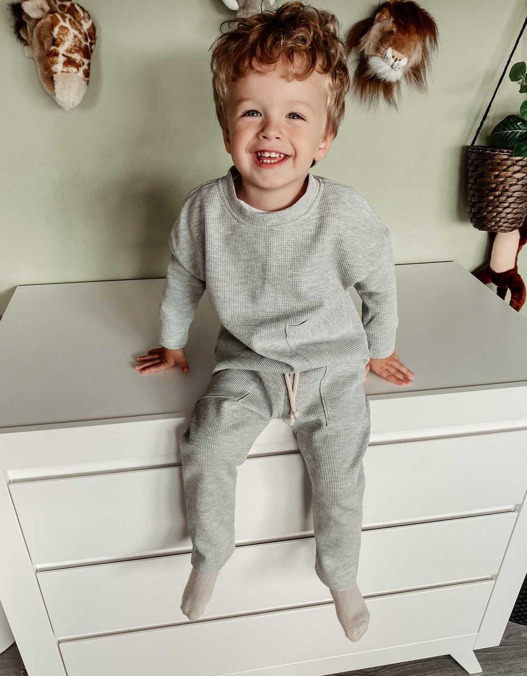 Sweater Vik wafel sweater in kleur naar keuze