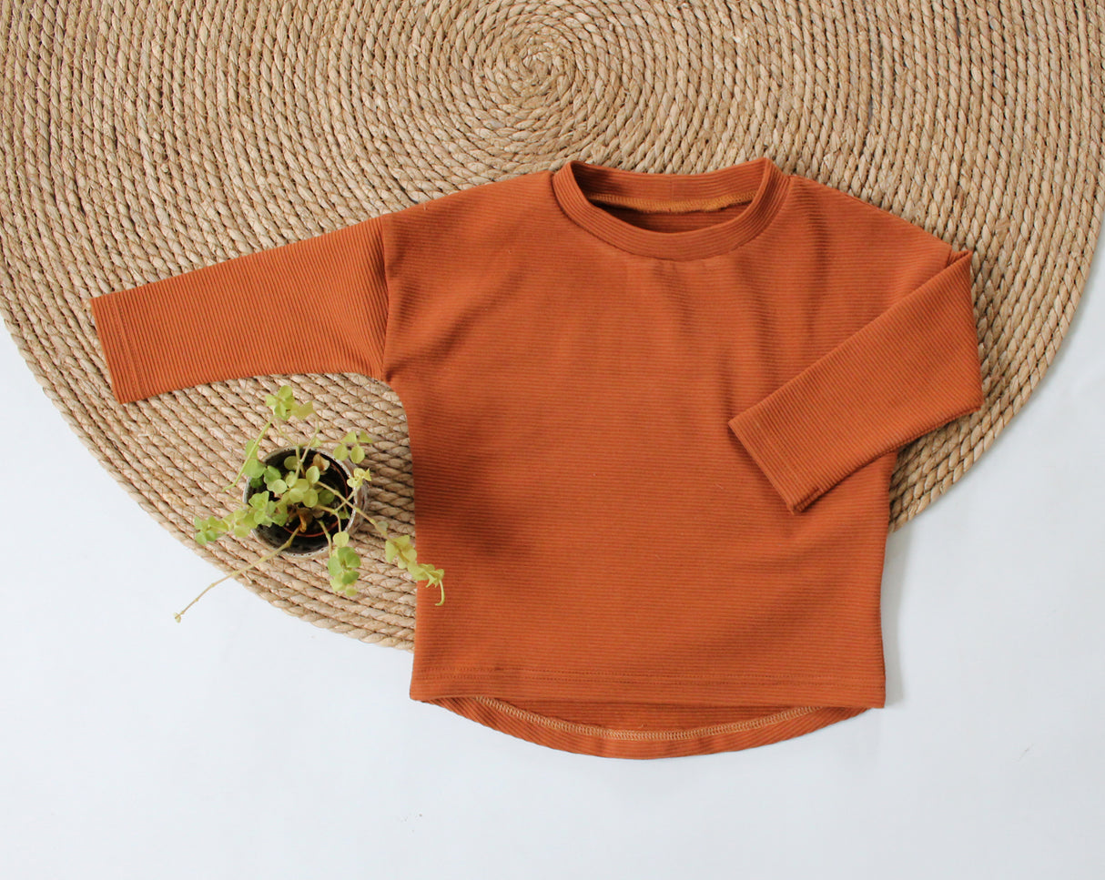 Loose fit longsleeve Nora grove rib in kleur naar keuze